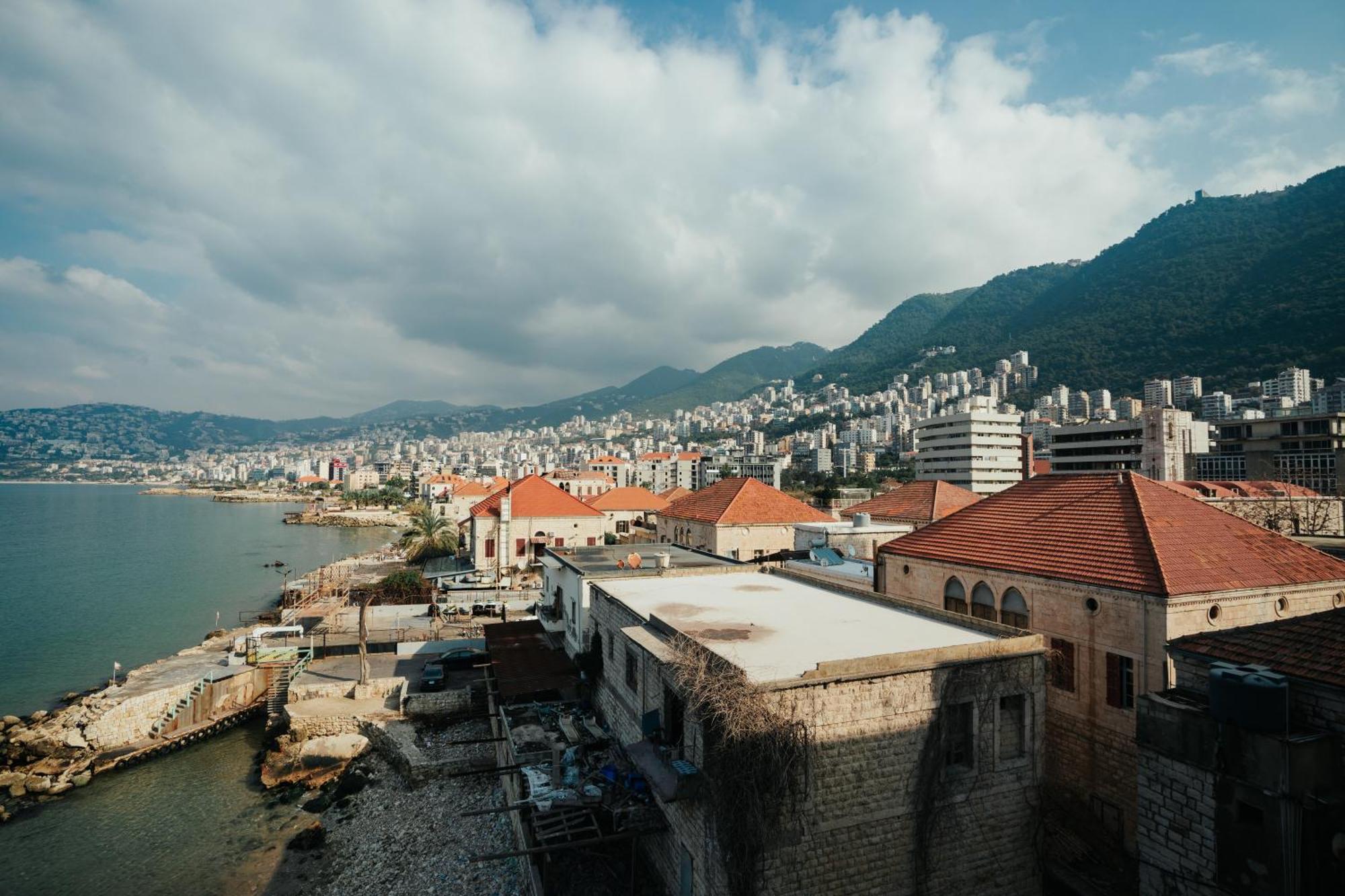 Holiday Suites Hotel&Beach Resort Jounieh Exterior foto