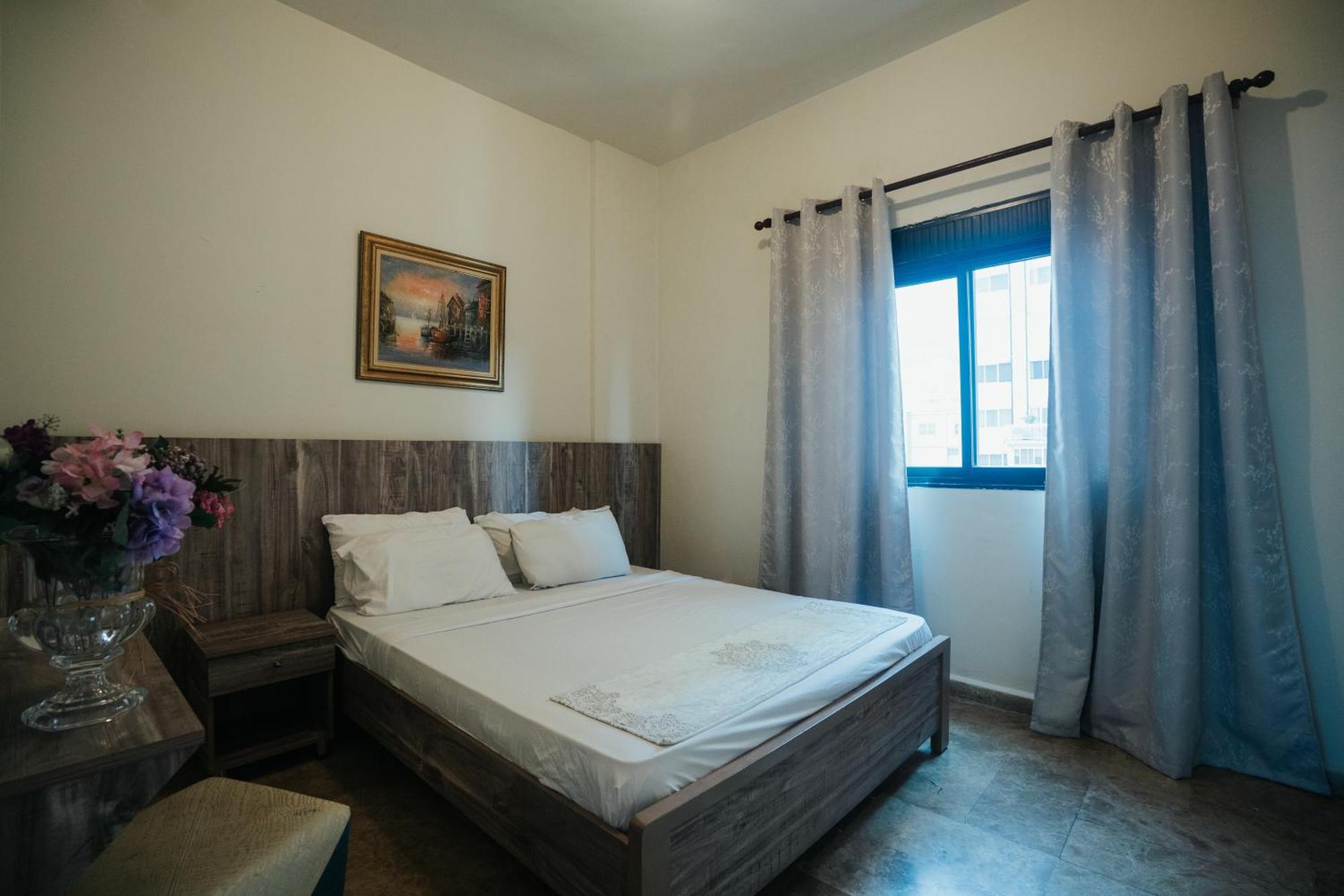Holiday Suites Hotel&Beach Resort Jounieh Exterior foto