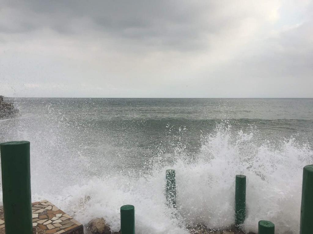 Holiday Suites Hotel&Beach Resort Jounieh Exterior foto