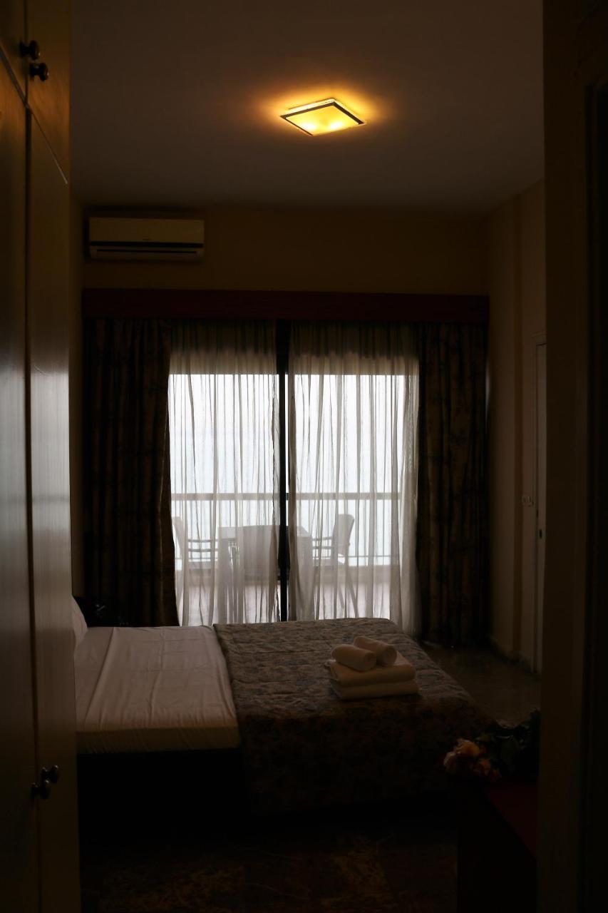 Holiday Suites Hotel&Beach Resort Jounieh Exterior foto