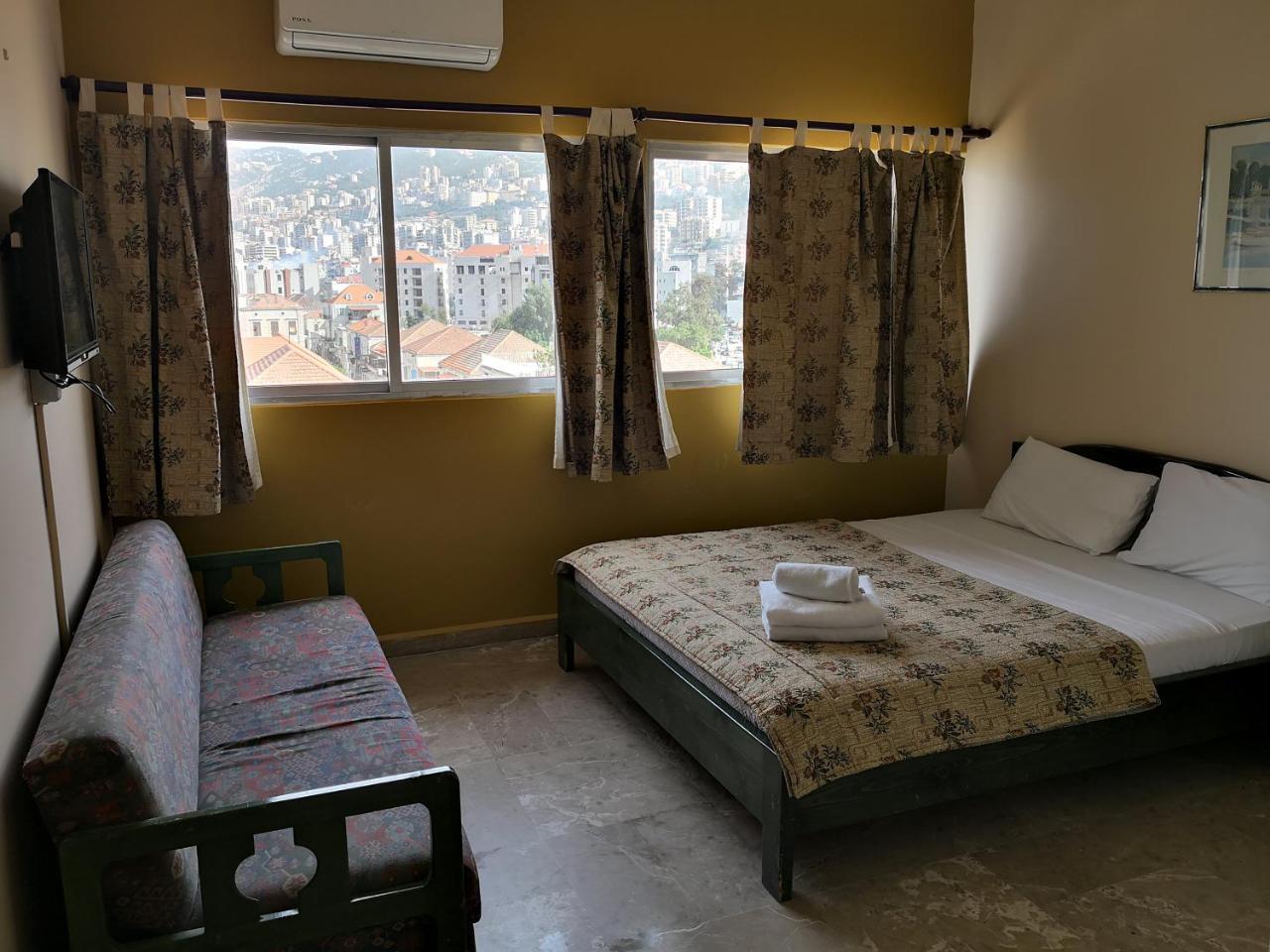 Holiday Suites Hotel&Beach Resort Jounieh Exterior foto