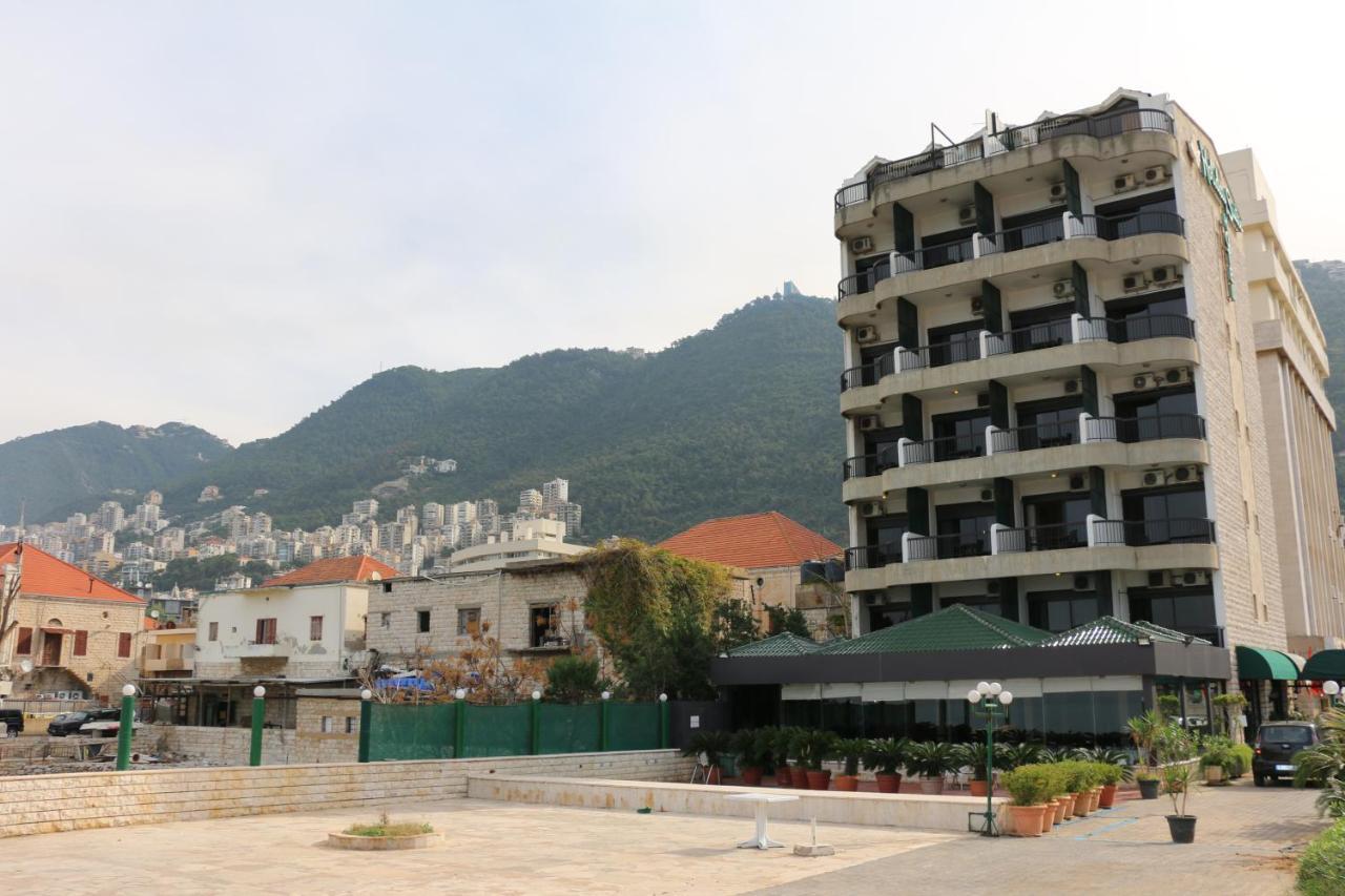 Holiday Suites Hotel&Beach Resort Jounieh Exterior foto