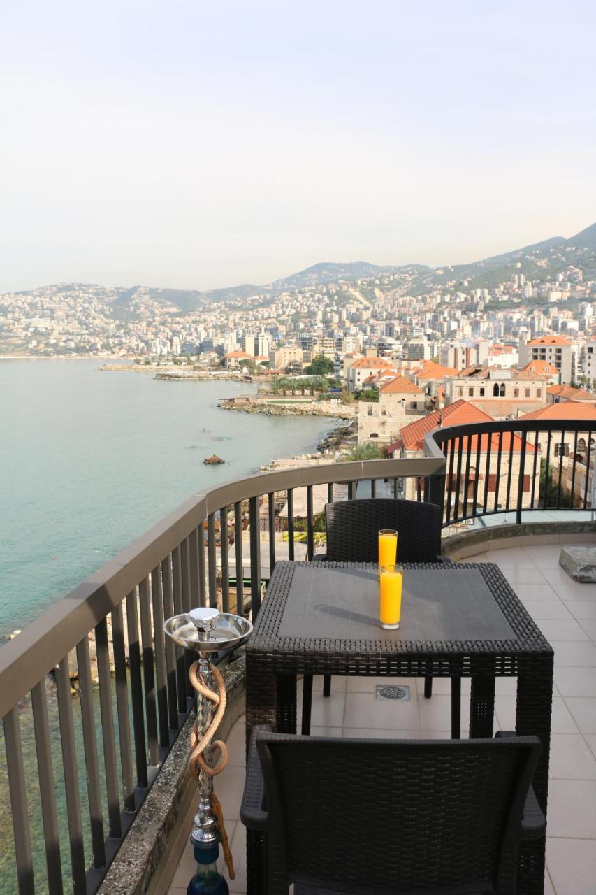 Holiday Suites Hotel&Beach Resort Jounieh Exterior foto