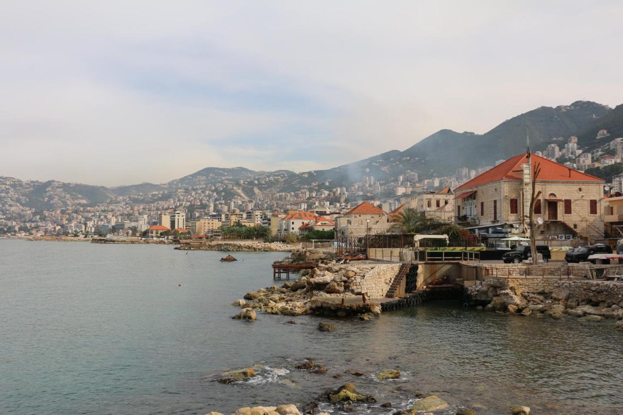 Holiday Suites Hotel&Beach Resort Jounieh Exterior foto